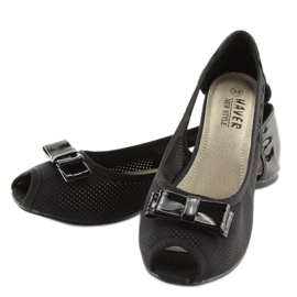 Open toe black ballerinas D314 2