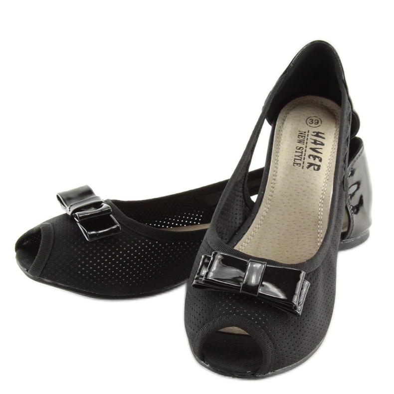 Open toe black ballerinas D314 2
