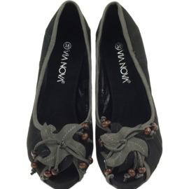 Via-Nova Black pumps with Via Nova 041 beads grey 4