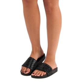 Elegant black slippers 2