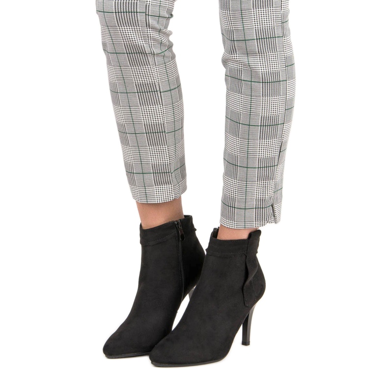 Classic high heel boots black 2