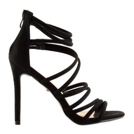 Black LE039 black sandals on a high heel 1