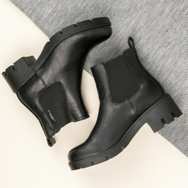 Small Swan Black Chelsea boots 1