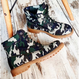 Nio Nio Moro trappers green 1