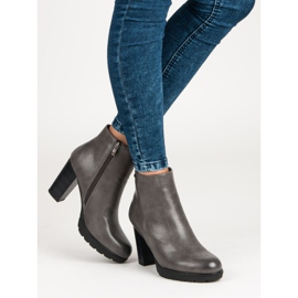 Filippo Graphite boots on the post grey 2