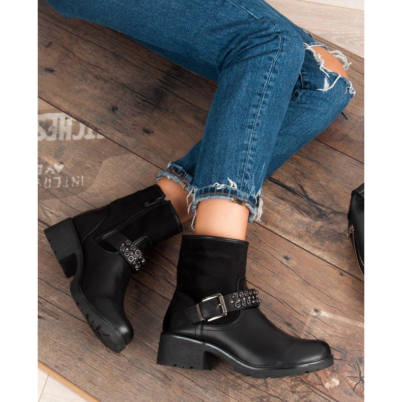 Warm black workers 1