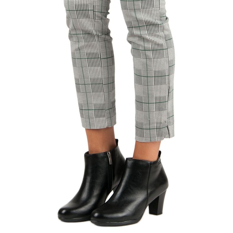 Elegant boots on the VINCEZA post black 1