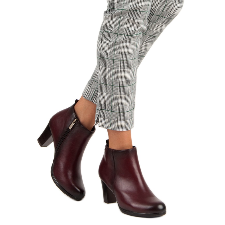 Elegant boots on the vinceza post red 2