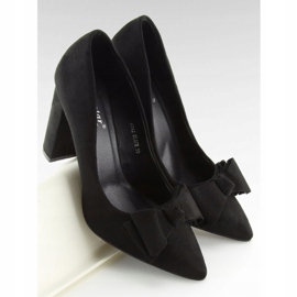 Pumps on the black post SY42 Black 1