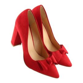 Pumps on the red post SY42 Red 1