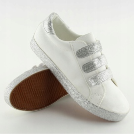 Sneakers fastened with Velcro white XL10P White grey 2