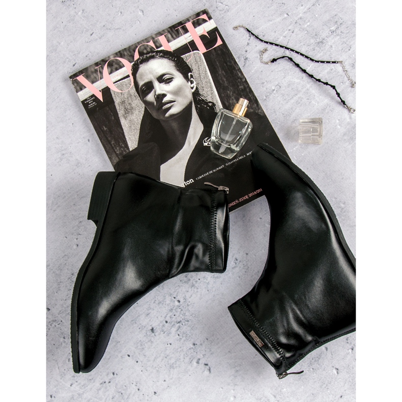 Black ankle boots with a zipper 1