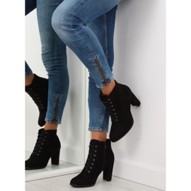 Boots on a stable heel black JA161 2