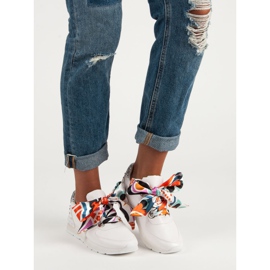 Fashionable tied sneakers white 1