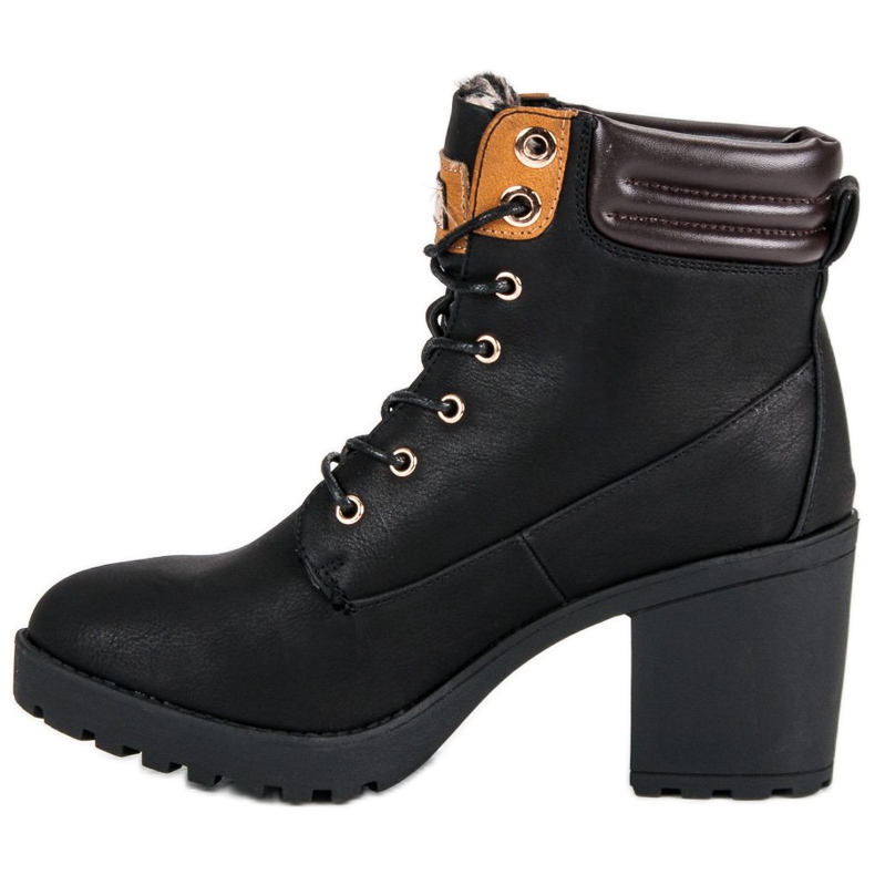 Queentina Black bags on the post 1