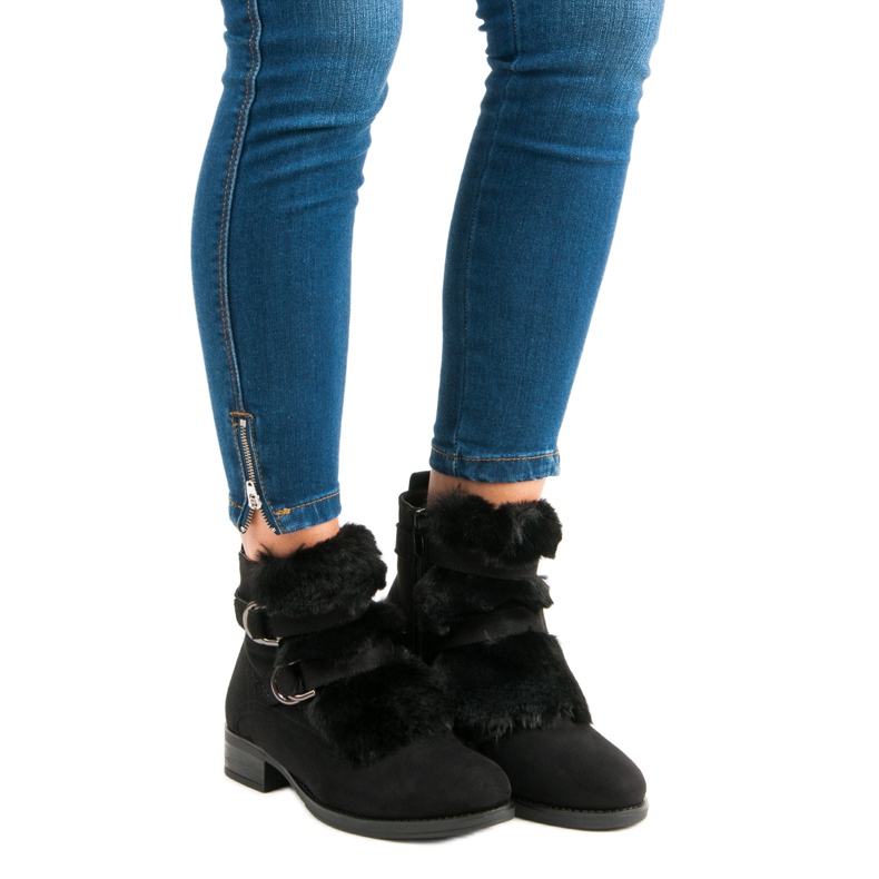 Black boots with fur 2