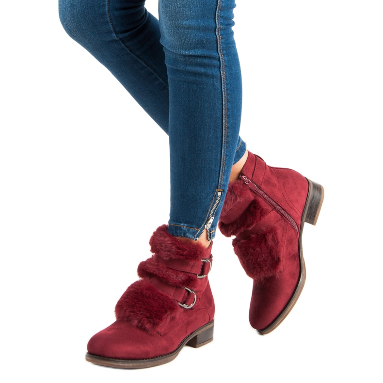Maroon boots with fur black red 2