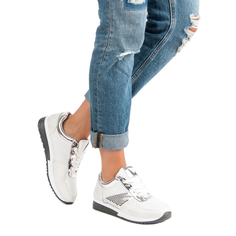 Stylish sports shoes white 2