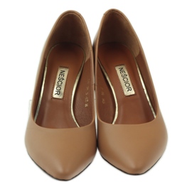 Pumps On A Post Neścior 042-H multicolored 3