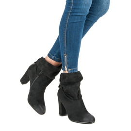 Suede boots on the VINCEZA post black 2