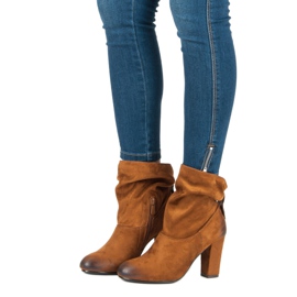 Suede ankle boots on a vinceza post brown 1