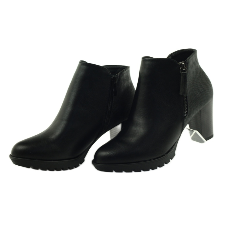 M.Daszyński Boots on the post black 1708 5