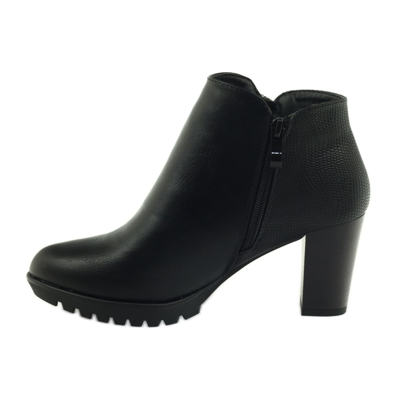 M.Daszyński Boots on the post black 1708 2