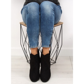 High-heeled boots with a frill m269p Black 1