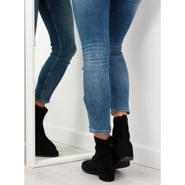Black low-heeled boots F184 Black 1