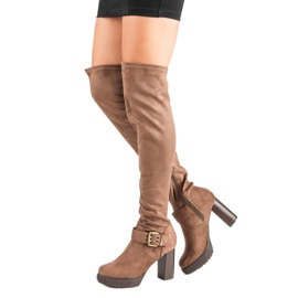 Super Me Musketeer boots on the post brown 1