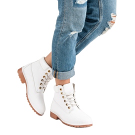 Women's white hiking boots 1