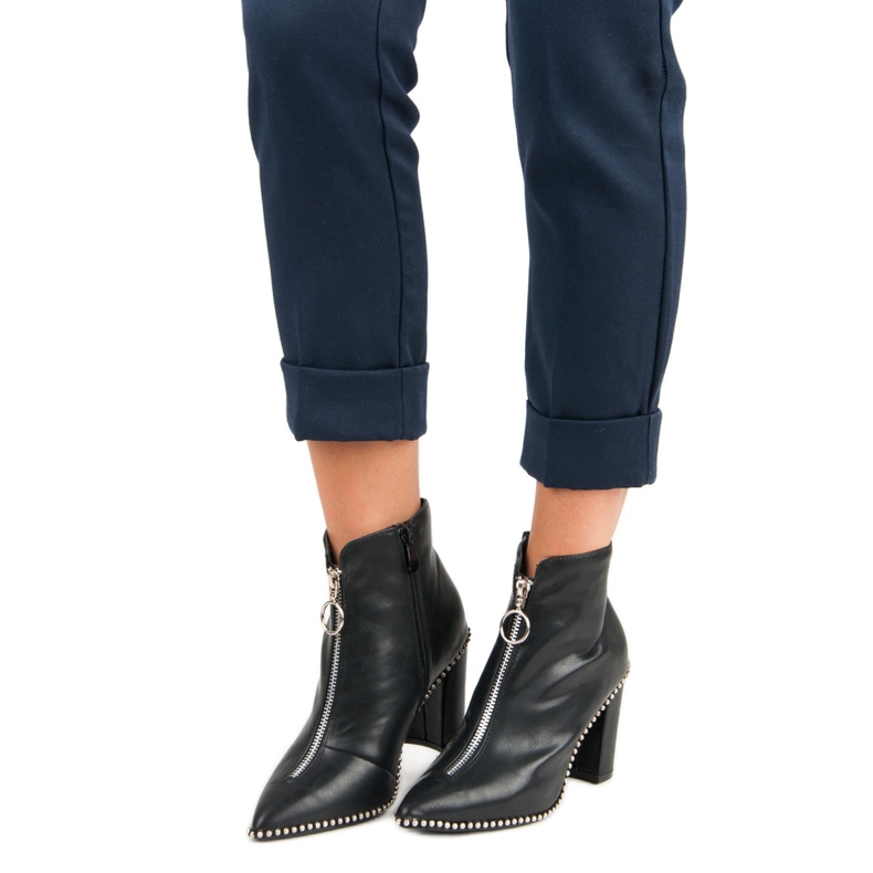 Elegant black boots 1