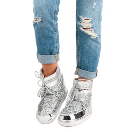 Fashionable silver snow boots grey 1