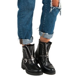 Seastar Black workers 1