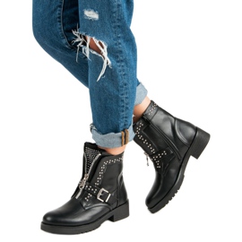 Seastar Black workers 2