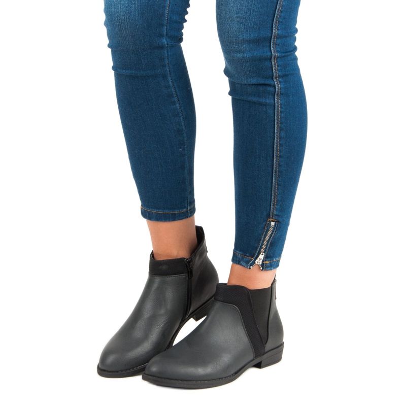 Groto Gogo Low Ankle Boots With A Zipper black 2