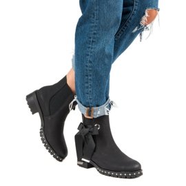 Ideal Shoes Stylish black Chelsea boots 2