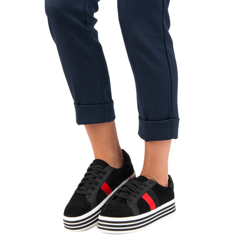 Sneakers On The VICES Platform black 1