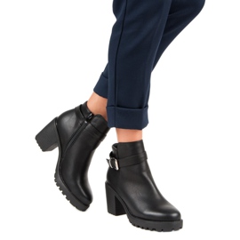 Kayla Black boots every day 2