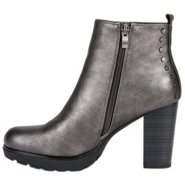 Filippo Graphite boots on the post grey 1