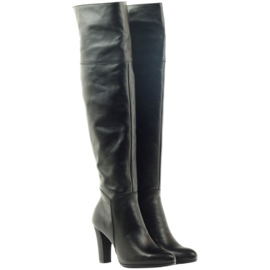 Black high-heeled boots 3