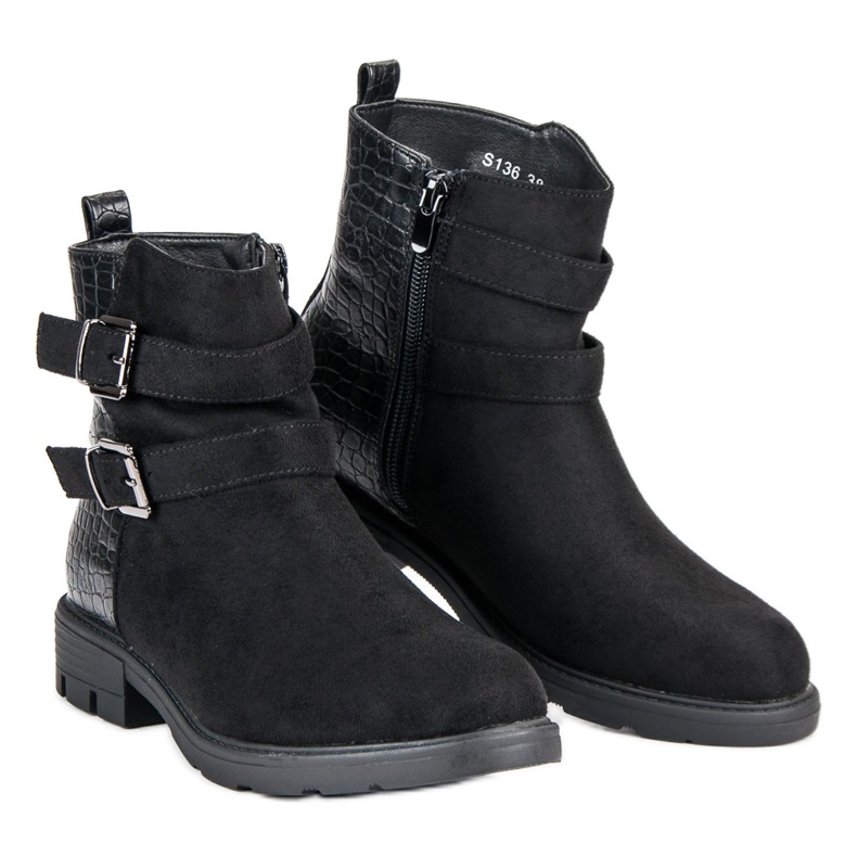 Kayla Black Workers 1