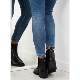 Black Chelsea boots, black 8932 Black 1