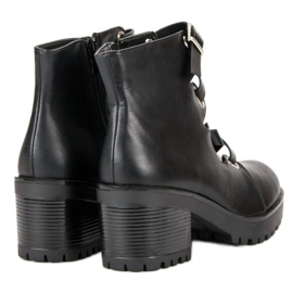 Fashionable boots for fall black 2