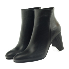 Black Esperansa 1822 boots 3