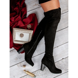 Seastar Black boots on the post 1