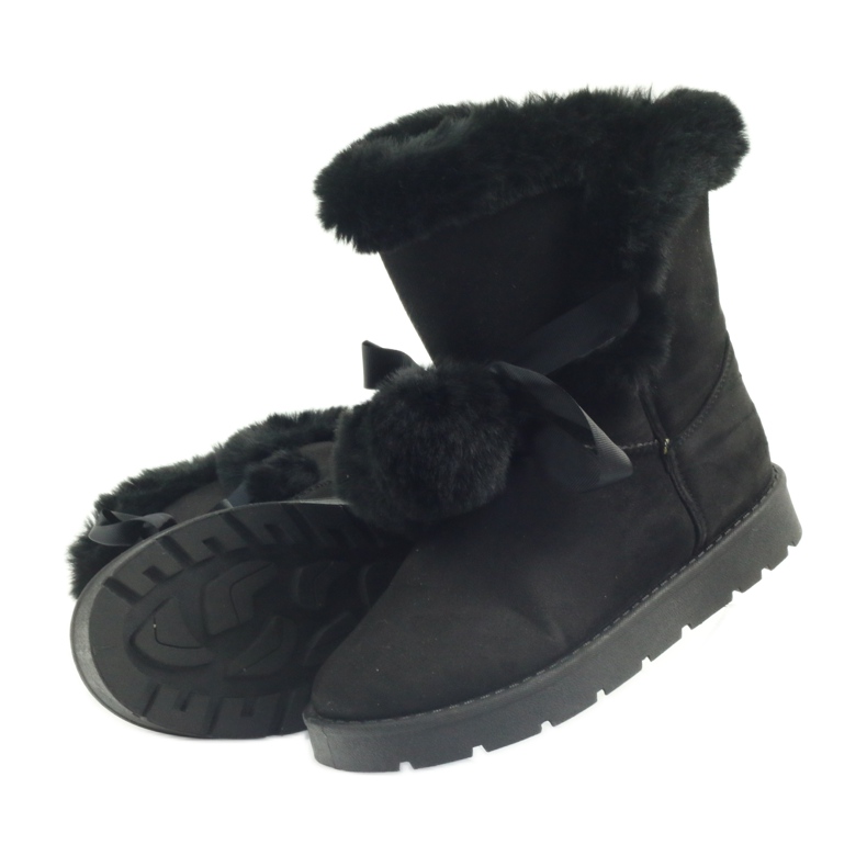 Black Emusy Mukluki with a pompom 4