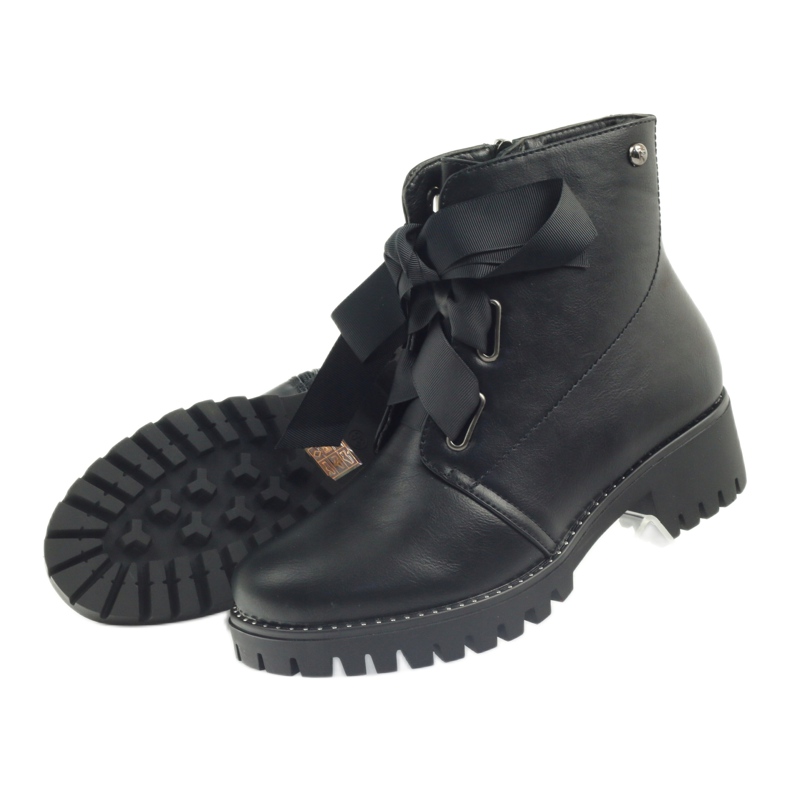 Filippo black tied workers 5