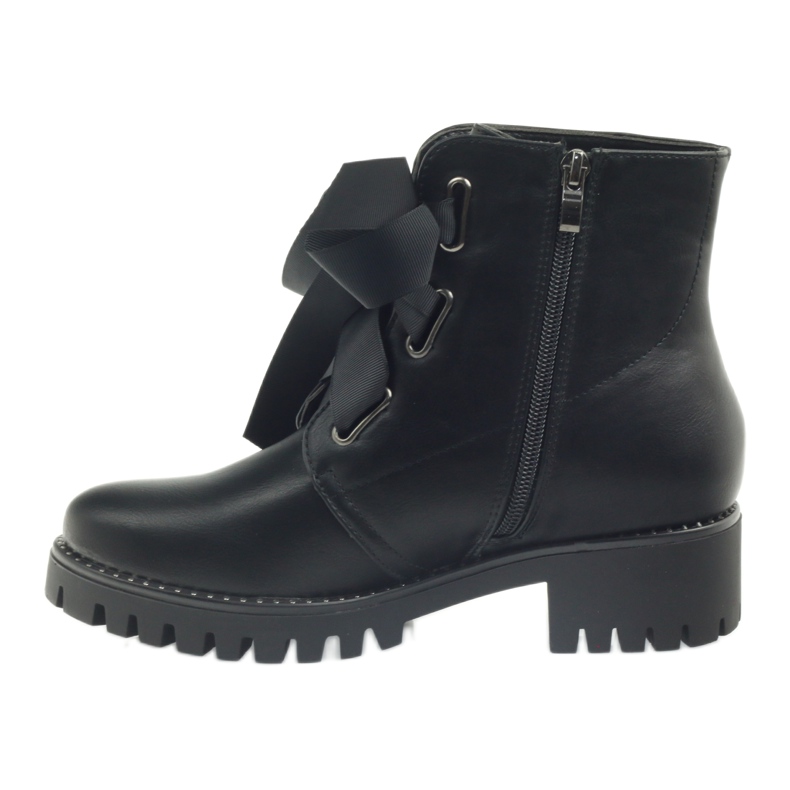 Filippo black tied workers 2