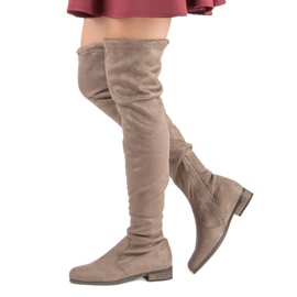 Beige musketeers 1